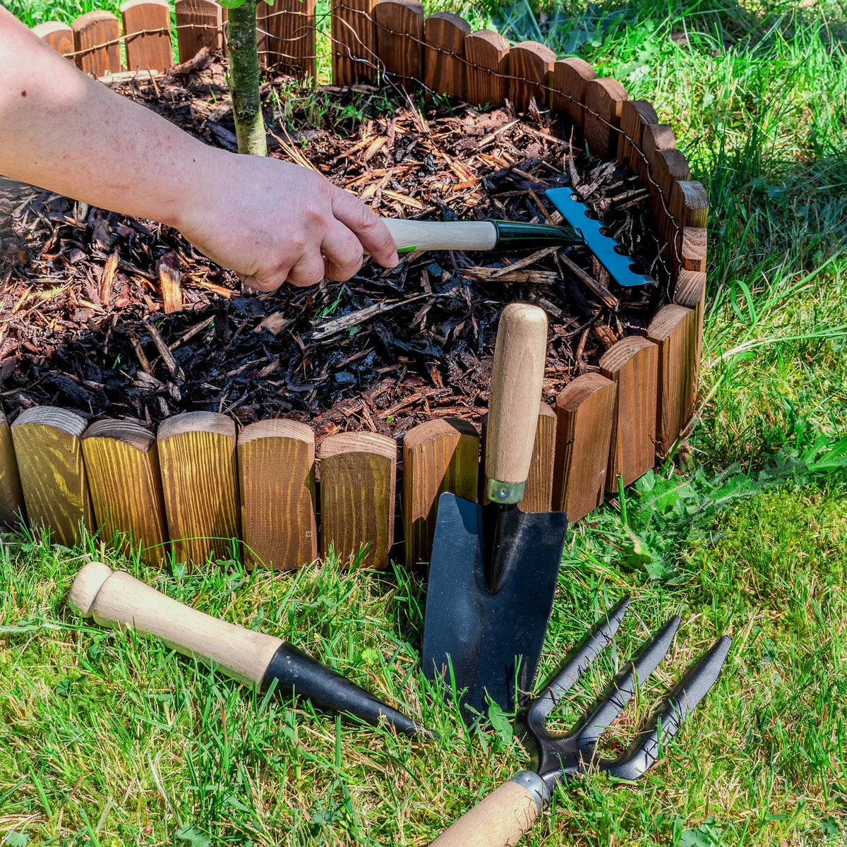 Kleine Handharke 6 Zähne für den Garten Kleine Harke aus Metall Blumenrechen Mini Harke GD-0003